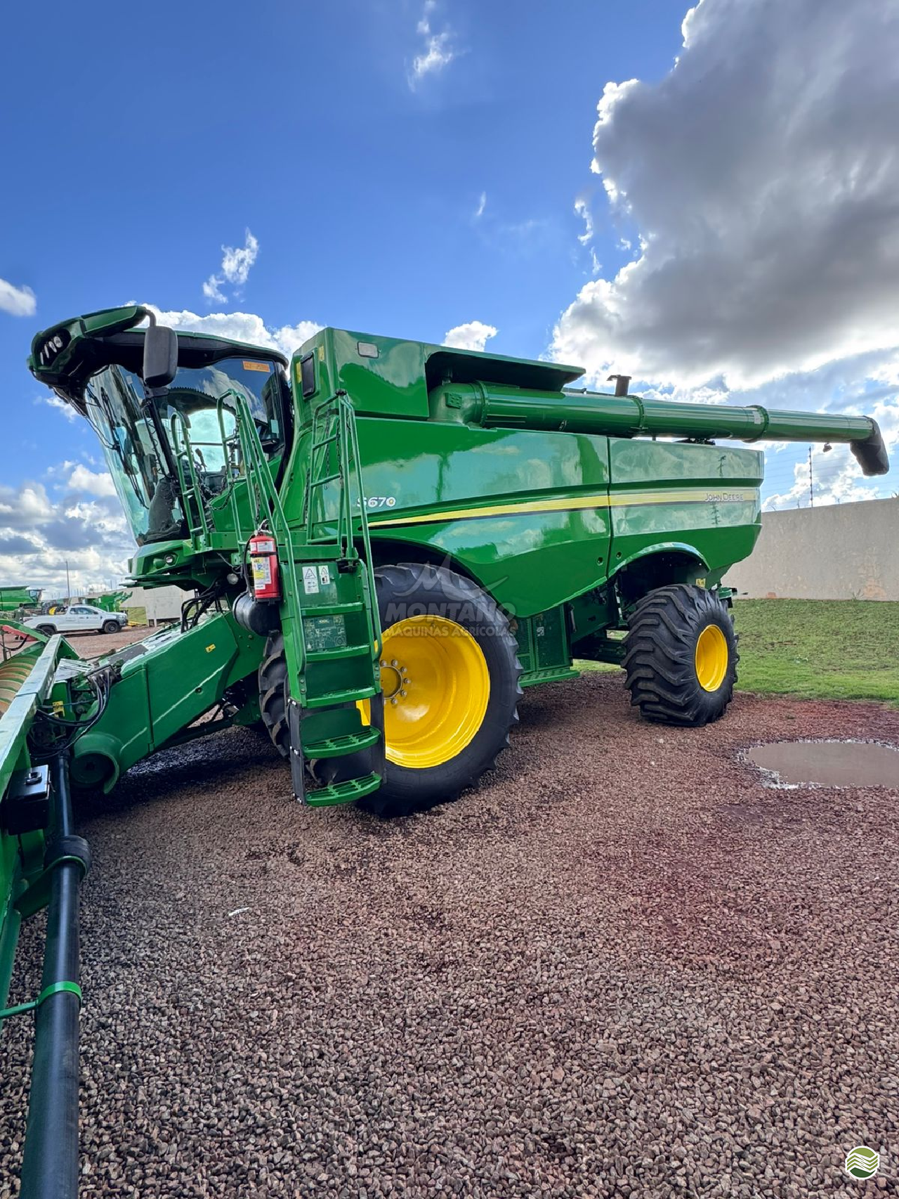 COLHEITADEIRA JOHN DEERE JOHN DEERE S670 Montano Máquinas Agrícolas LAGOA VERMELHA RIO GRANDE DO SUL RS